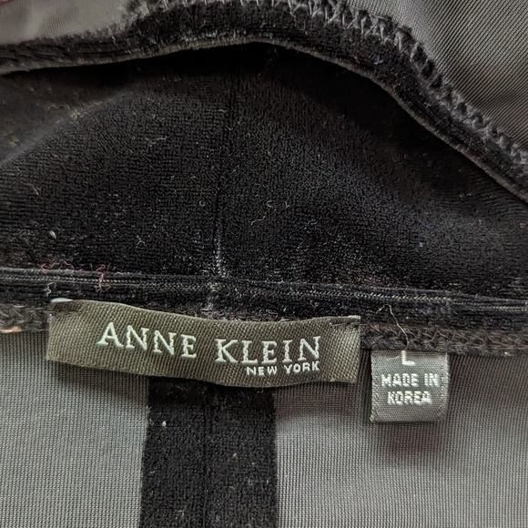 Anne Klein NWT Velour Wide Neck Top Sz L - Picture 11 of 12